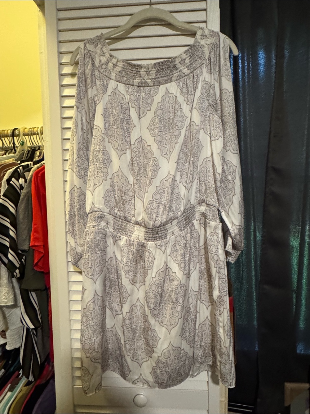 White House Black Market Gray Medallion Long Sleeve Dress